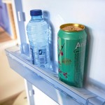 Dometic: Lamellen in de deurvakken voorkomen dat flessen of blikken heen en weer schuiven tijdens de rit.