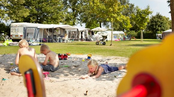 13 Kamperen kinderveld 1
