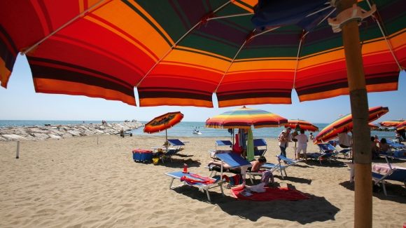 5009 strand zee parasollen 05