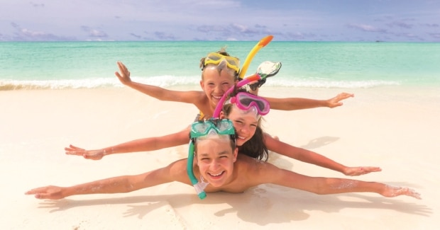 100649 kinderen op strand
