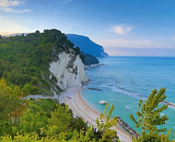 Midden-Italië_Le Marche_rivier Conero