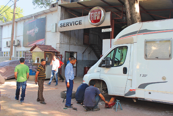 Camper Azië India reparatie