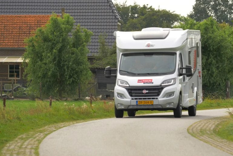 Paul en Enny op reis met de camper
