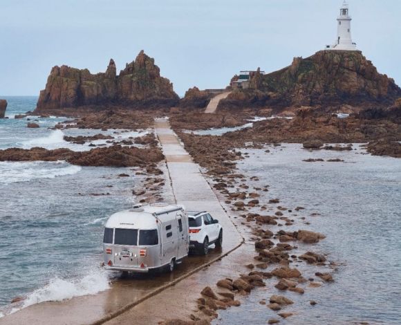 Achteruitrijden met een caravan_DISCOVERY TOWING