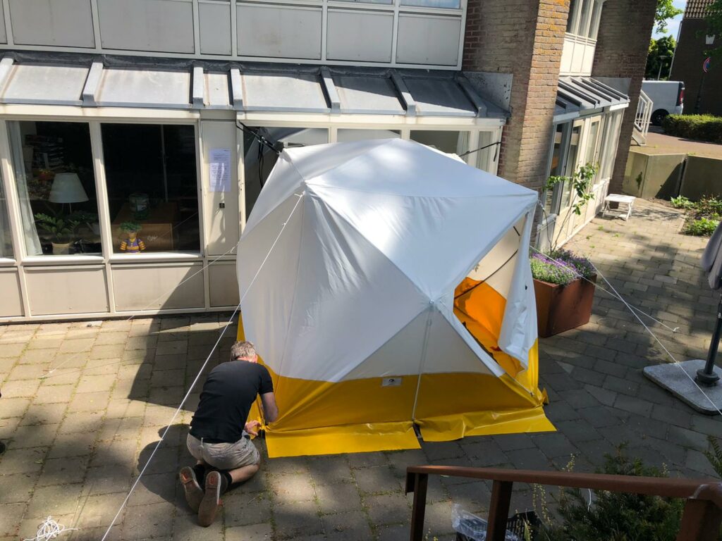 ontmoetingstent_Karsten_corona