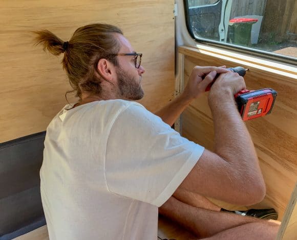 Bestelbus ombouwen tot buscamper ByNomads