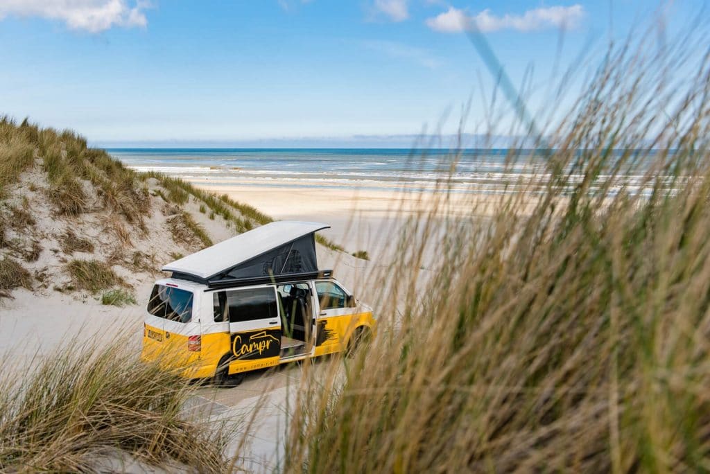 camp-r VW Transporter buiten