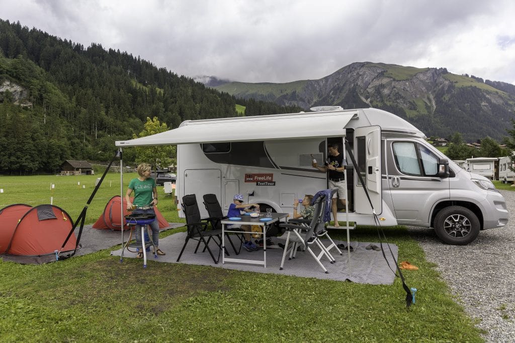 ACSI FreeLife TestTour_Berner Oberland_gezin_Carado T338