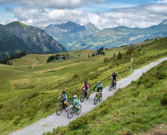 TestTour Bern_gezinskampeerders_mountainbiken_Lenk