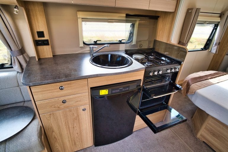 Elddis Avanté 554_keuken