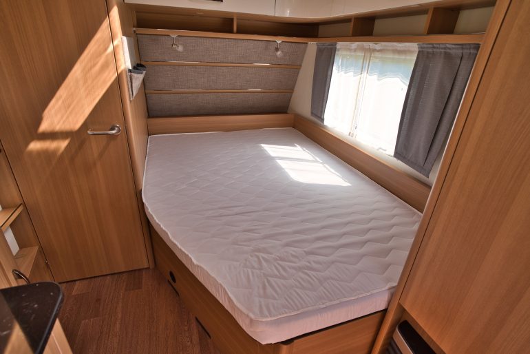 LMC Style Comfort 440 D_bed
