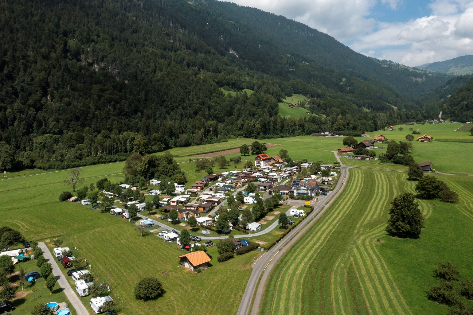 ACSI FreeLife TestTour 2021 Berner Oberland_camping Lazy-Rancho_drone