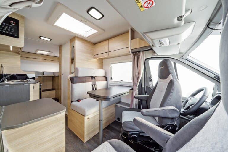 interieur_Chausson S 697 GA First Line