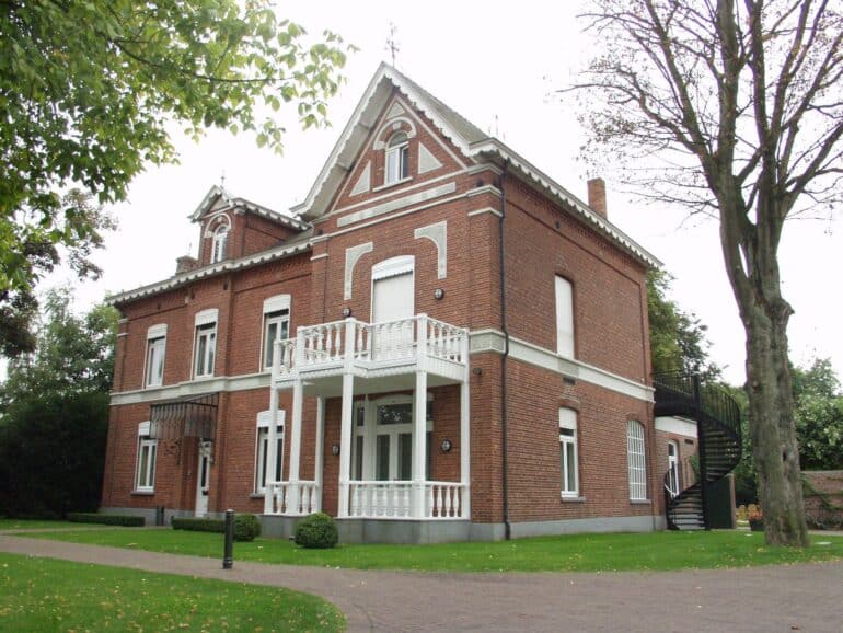 Belgisch-Limburg_Burgemeestershuis-met-park_foto-ToerismeLimbur