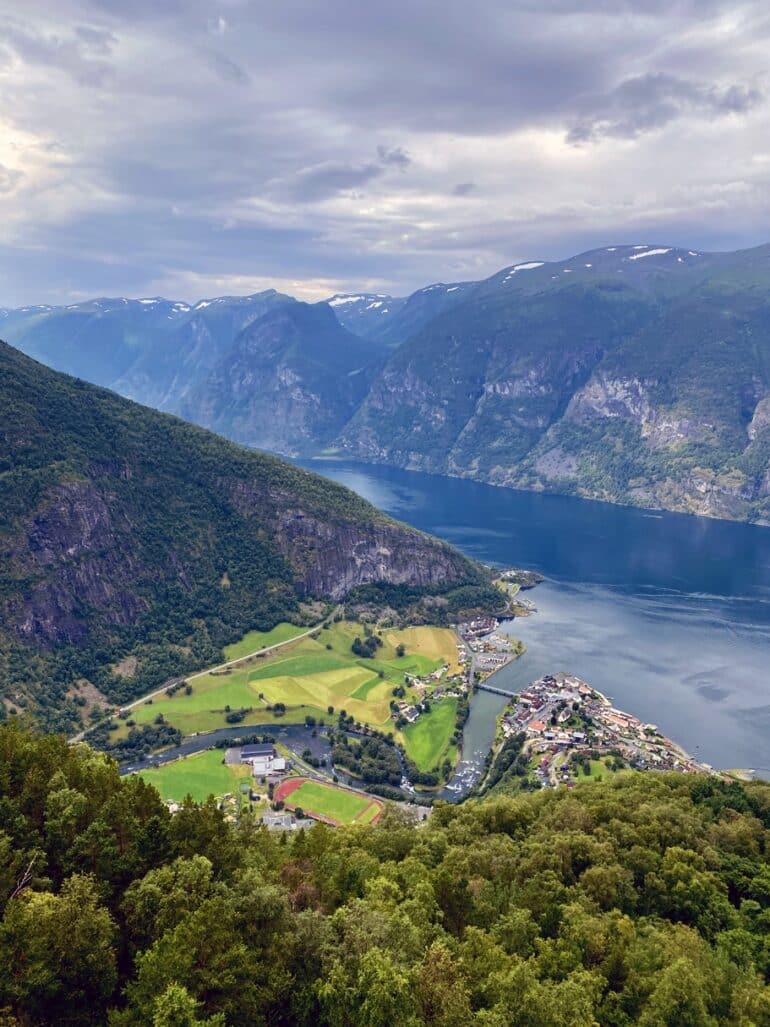 Uitzicht op het Sognefjord ©Jurrien Veenstra