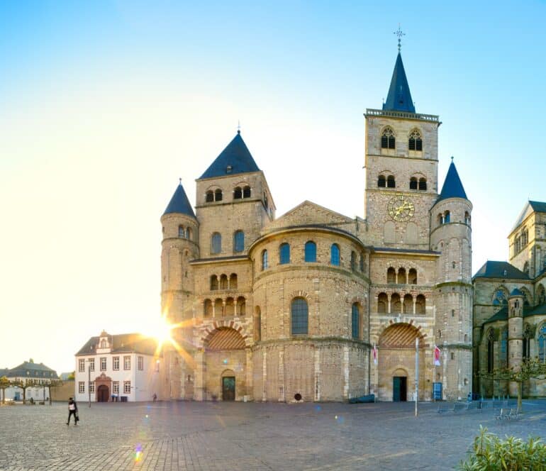 Germany, Rhineland-Palatinate, Trier - Liebfrauen-Basilika and Dom Trier