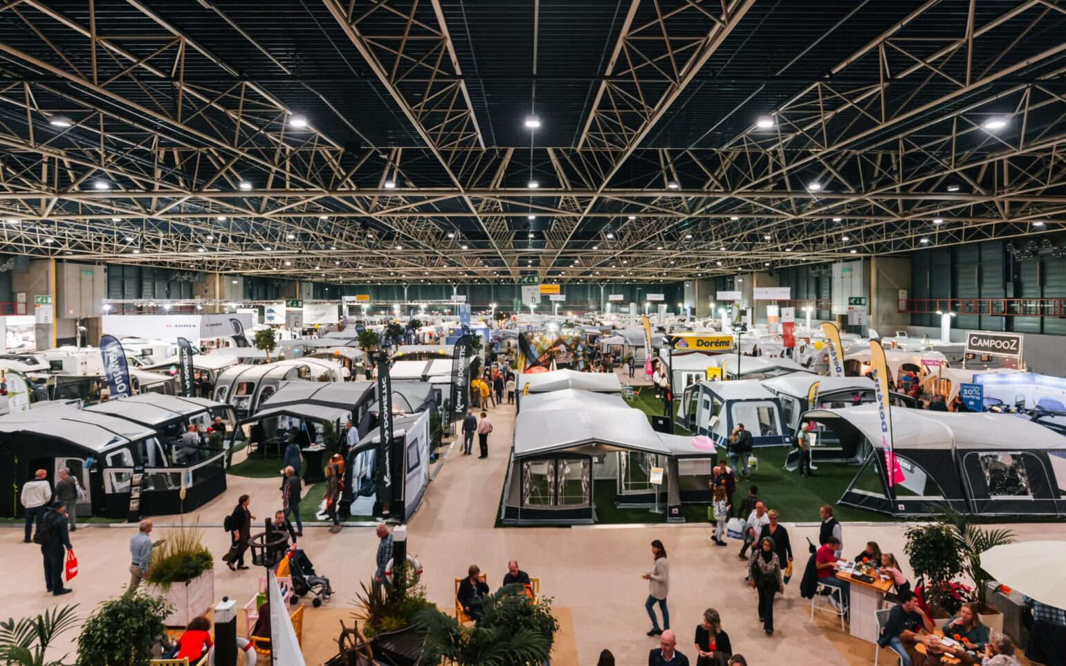 https://www.kampeerencaravanjaarbeurs.nl/bezoeker/programma-2023/