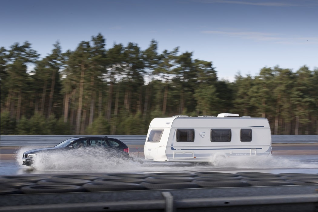 Promobil_test aquaplaning caravans