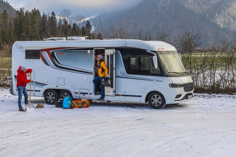 Winterkamperen Berner Oberland_camping Alpenblick
