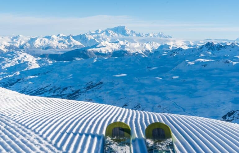 Wintersport_Les Menuires_Premieres_traces_face_au_Mont_Blanc-Vincent_LOTTENBERG-27455