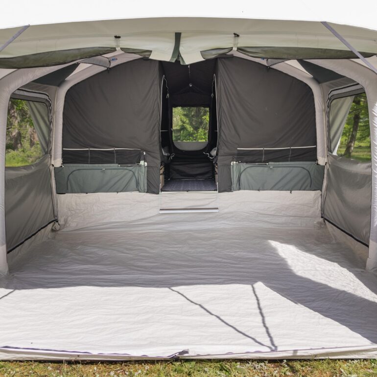 tenttrailer-quechua_met-opblaasbare-tent-airsecond-42-f-and-b-4-personen-2-slaapruimtes (1)_WEB