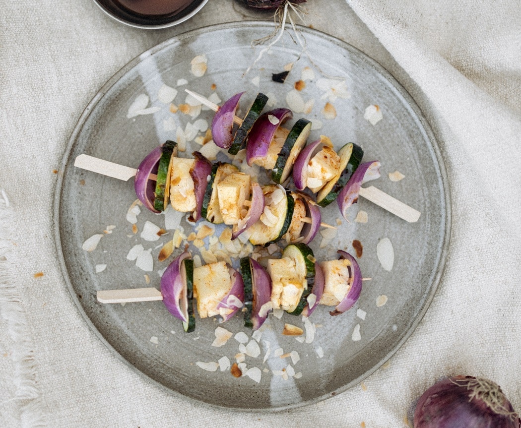 Haute camping_Camperkeuken_Courgettespiesjes met halloumi