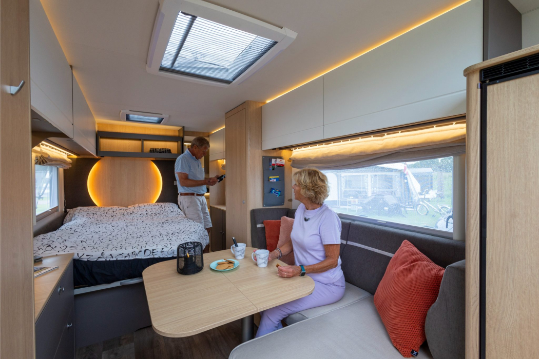 TestTour Denemarken_LMC Videro 580 D_zithoek en bed