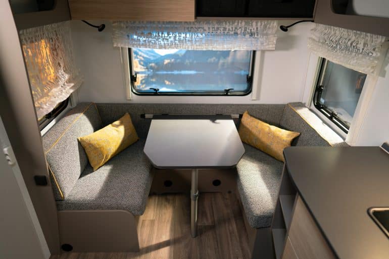 Next 380 caravan_zithoek
