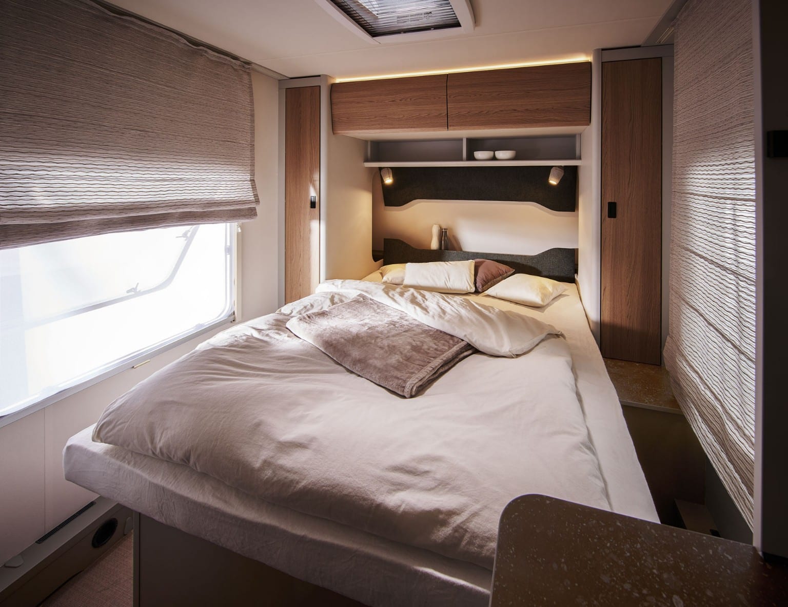 Bürstner B66 485 TS_eilandbed_fotostudio-Andy Raesch