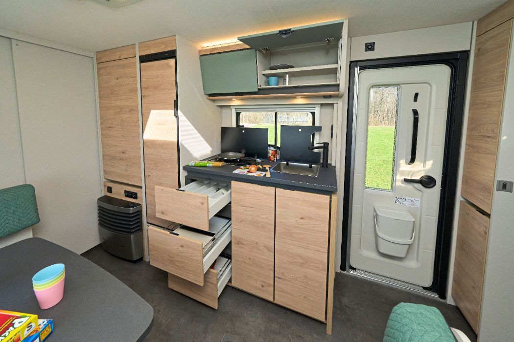 f_065_Dethleffs_Camper_560_FMK_Andreas_Becker.jpg -Amendo