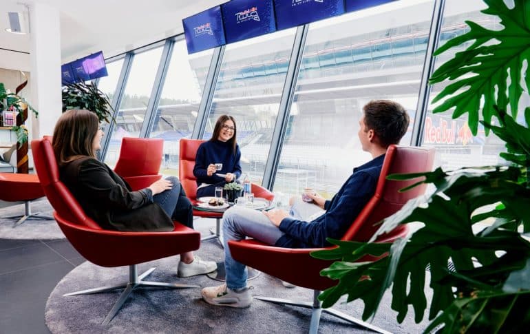 TestTour Steiermark_Ben en Katrien_Red Bull Ring_,Wing Cafë