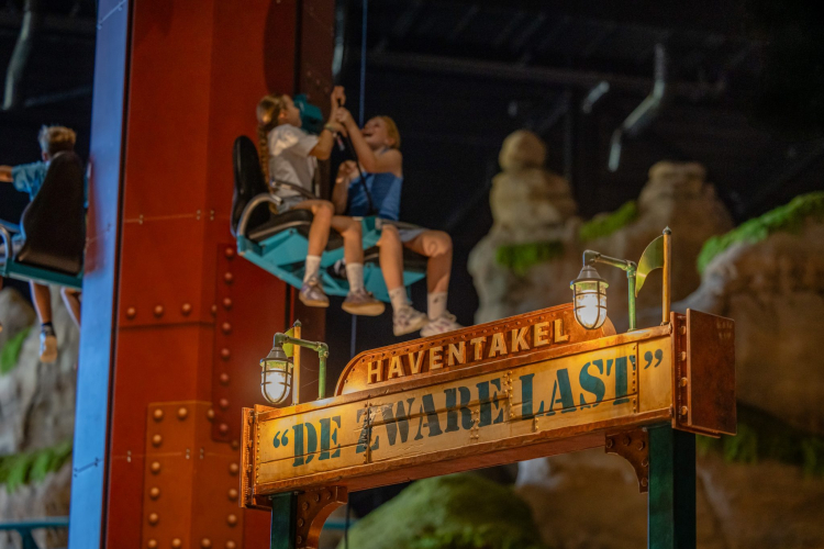 haventakel-zware-last-met-bord-bommelwereld