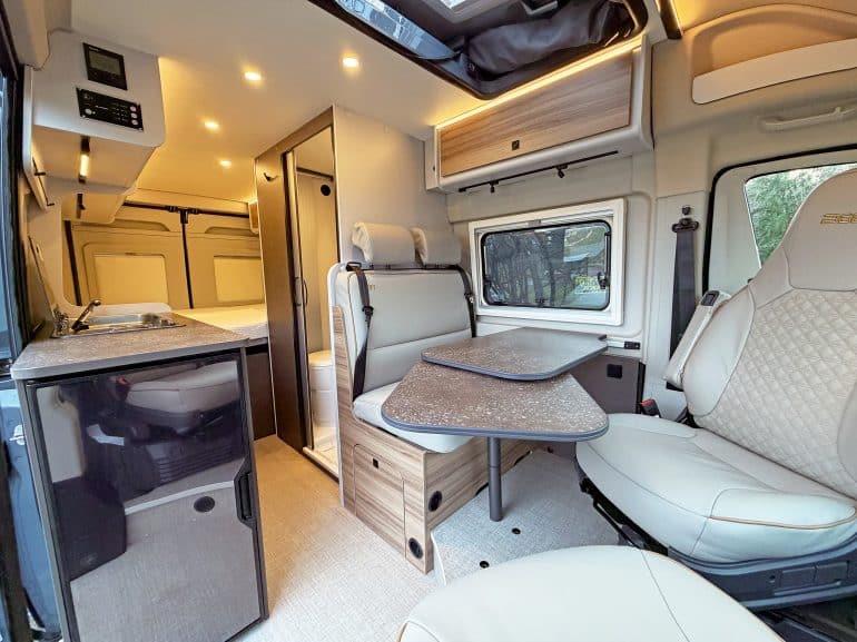 Buerstner B66 600 C_interieur